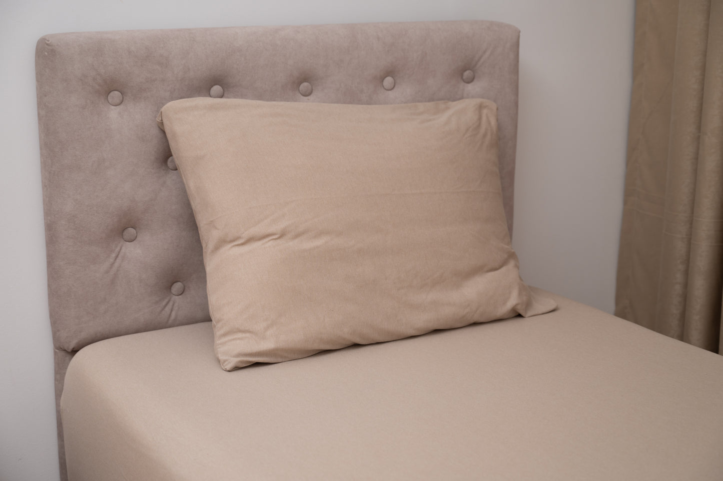 Čaršaf s lastišem + GRATIS  jastučnica - single