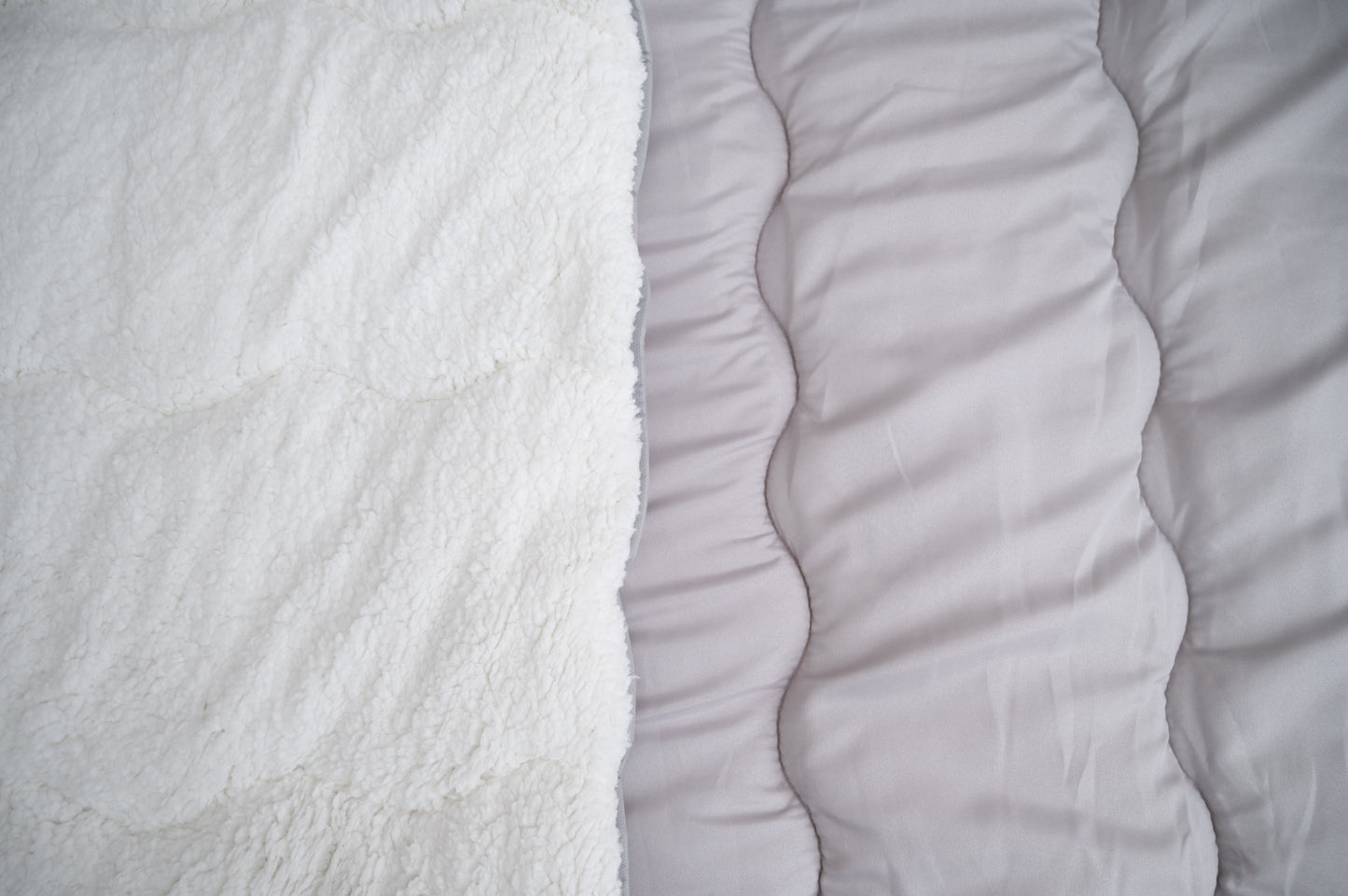 Bračni jorgan s krznom, siva boja