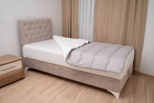 Single jorgan s krznom, siva boja